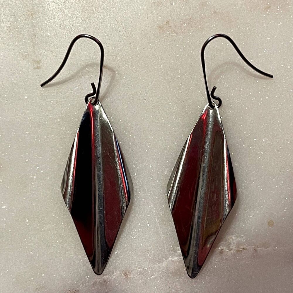 Vintage Y2K Wavy Silver Tone Dangle Earrings